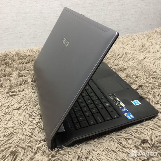 Asus n53j i3 4gb видео 1гб 256гб ssd идеал