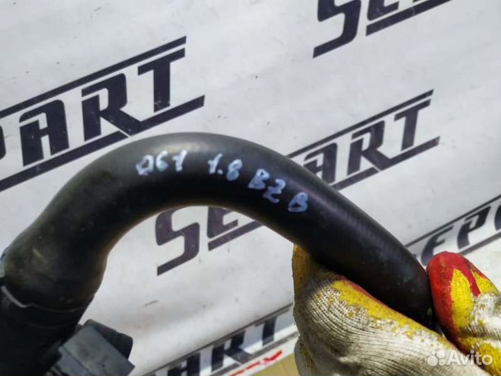 Тройник системы охлаждения Volkswagen Passat B6