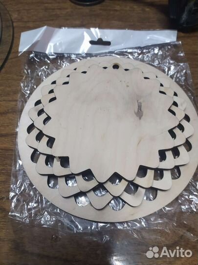 Деревянная тарелка