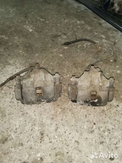 Супорт передний левый, правый хендай соната 5