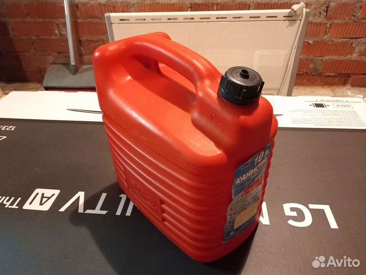 Канистра для бензина 10 л пластик