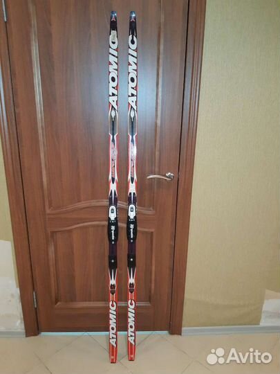 Беговые гоночные лыжи