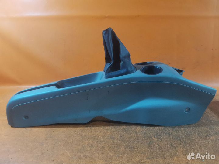 Бардачок Mazda Demio DY3W