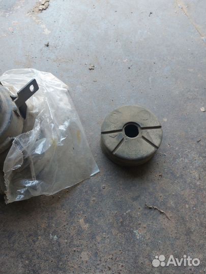 Подушка двигателя camry 40