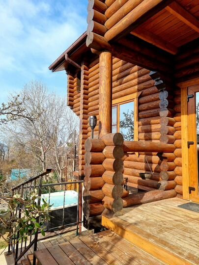 Дом 160 м² на участке 4 сот.