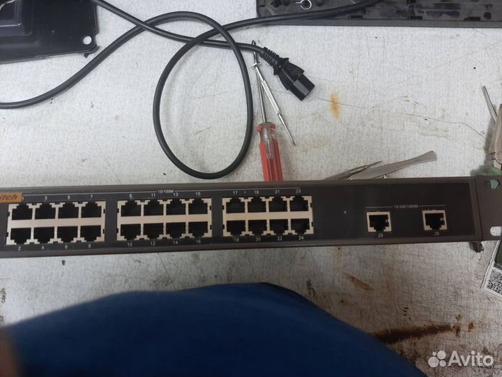 Сетевой коммутатор 8,24 port