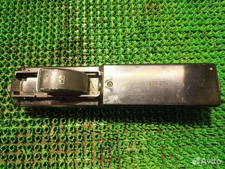 Блок управления стеклоподъемниками передней правой