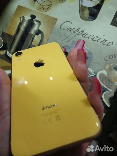iPhone xr 64gb жёлтый
