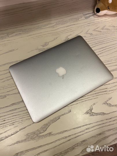 Apple macbook air 13” 2011
