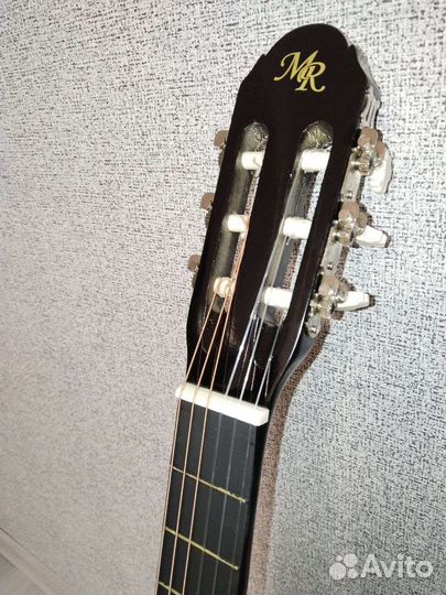 Классическая гитара (чёрная)