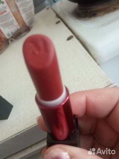 Помада новая