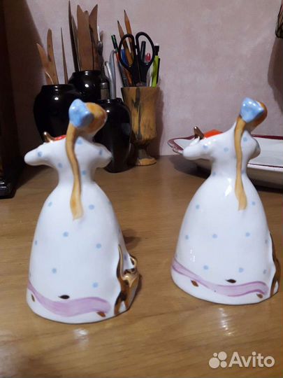 Статуэтка Девушка с чайником