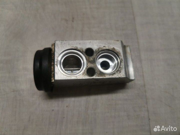 Клапан кондиционера Hyundai Solaris 1 1.4 G4FA