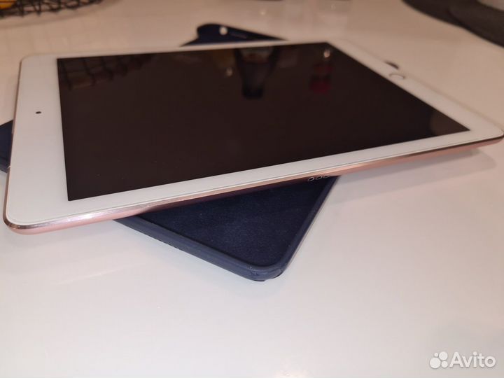 iPad pro 9 7 wifi + cellular 32 Gb