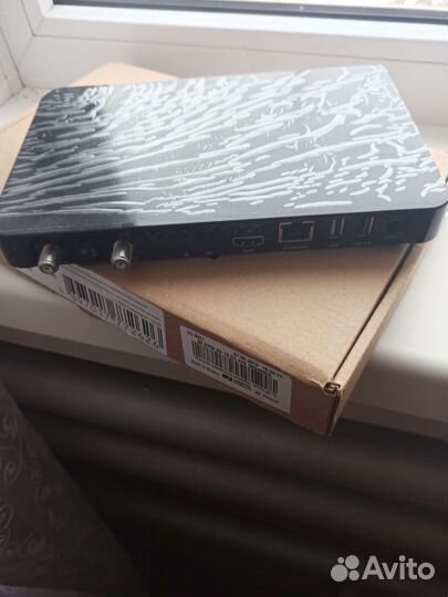 Цифровой двухтюнерный приёмник GS B527 ;.2019год