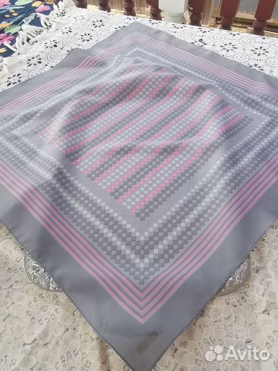 Винтажный красивый платок