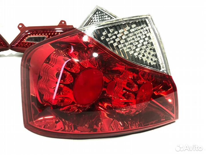 Комплект фонарей задний Infiniti Nissan M35 Fuga