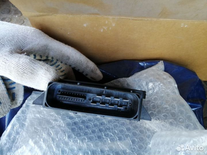 Блок новый управления стояночным тормозом Audi