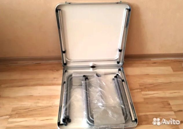 Стол со стульями