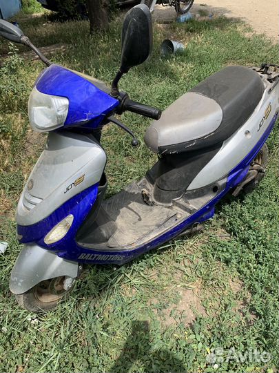 Скутер JoyS 50 кубов