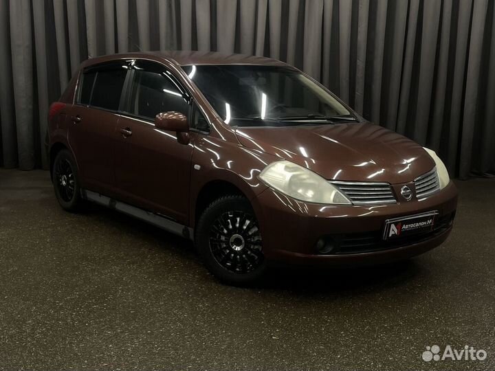 Nissan Tiida 1.6 AT, 2011, 77 300 км