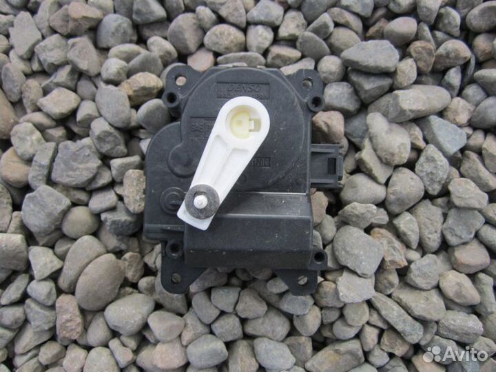 Сервопривод заслонок печки Toyota Corolla Fielder