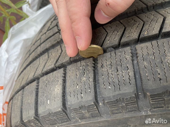 Bridgestone Blizzak VRX 225/55 R17