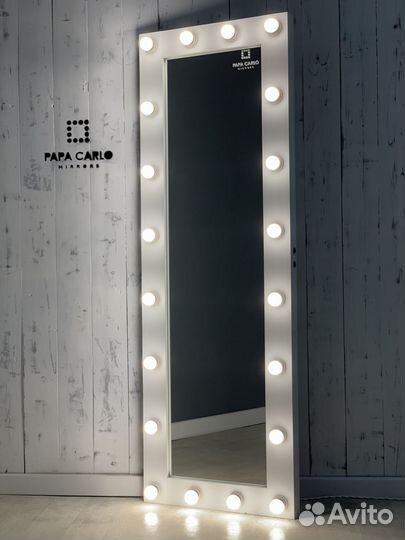 Гримерное зеркало с подсветкой