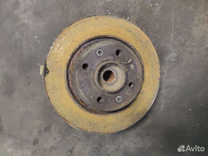 Кулак поворотный Правый Renault Logan 1.6 16кл