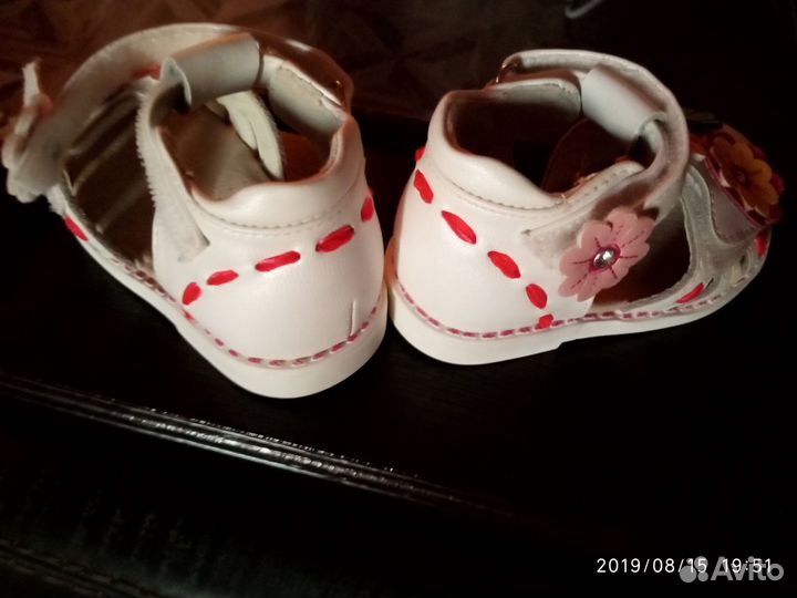 Продам сандали