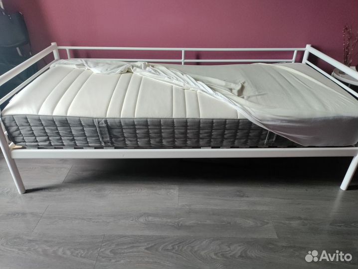 Кровать односпальная 90х200 с матрасом бу