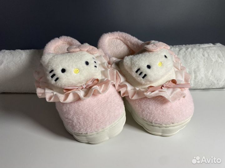 Домашние тапочки Hello Kitty