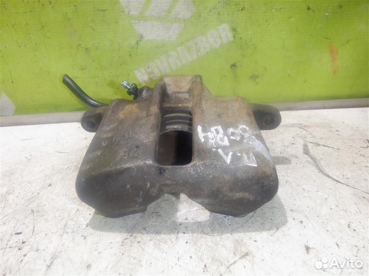 Суппорт передний левый Ауди 80 90 Б4