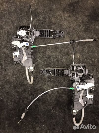 Замок передней двери Мерседес Вито 447 w447