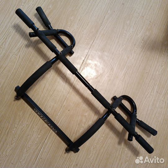 Турник дверной накладной Torneo