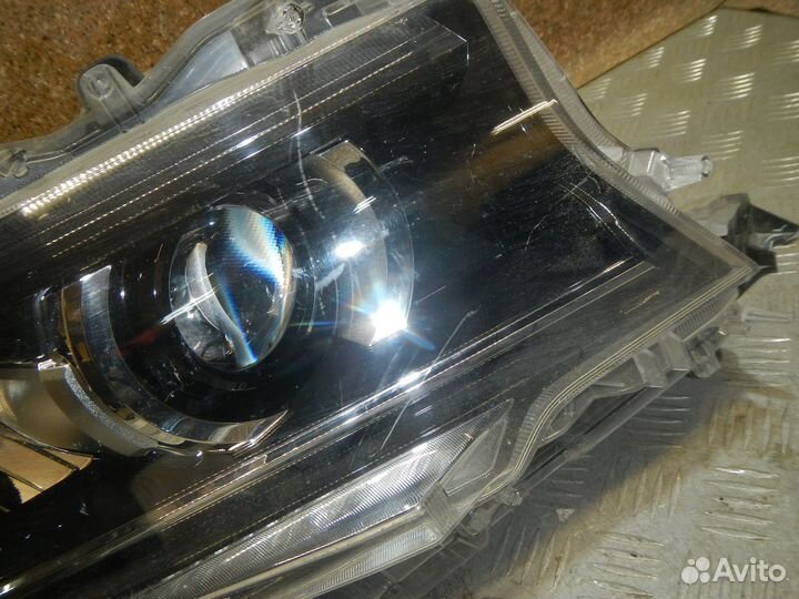 Фара правая Toyota Land Cruiser Prado