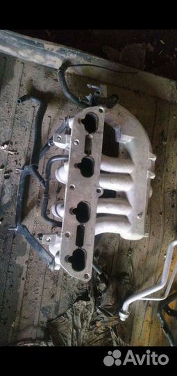 Впускной коллектор в сборе