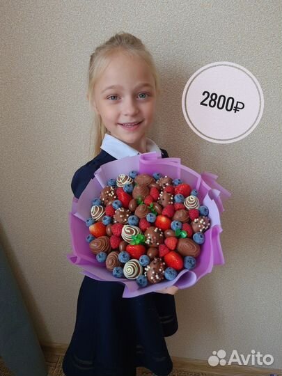 Съедобные букеты из клубники