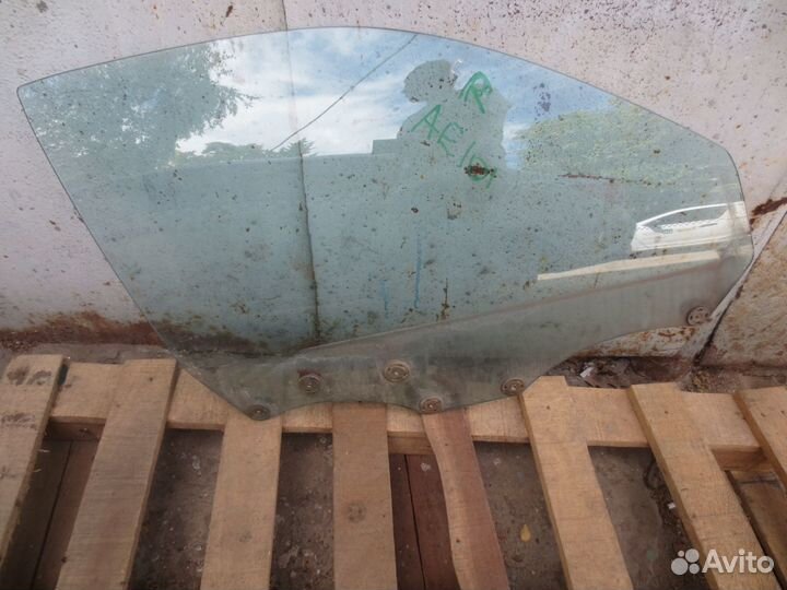 Стекло Toyota Marino 101 92-98г переднее правое