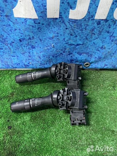 Подрулевой переключатель дворников Toyota Corolla