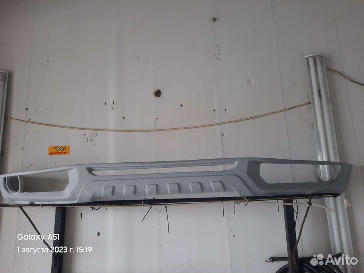 Накладка на передний автбампер audi