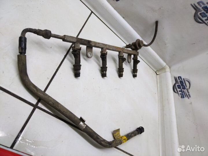 Топливная рампа с форсунками Chevrolet Lanos