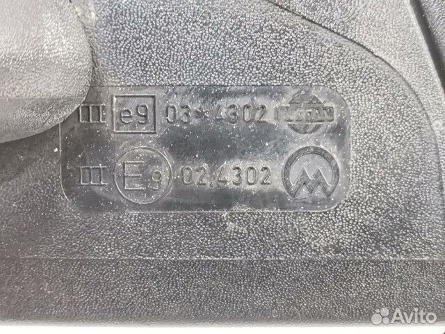 Зеркало левое с повторителем Nissan Navara D40