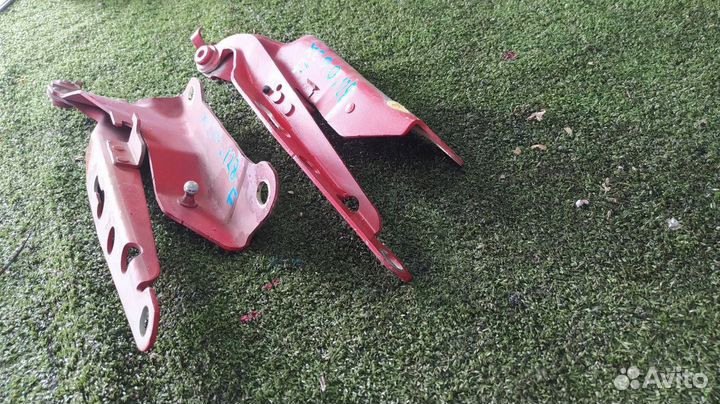 Петли капота пара Volvo Xc90