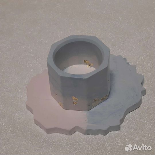 Подсвечник с подставкой