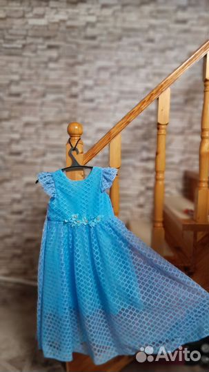 Платье для девочки,состояние отличное