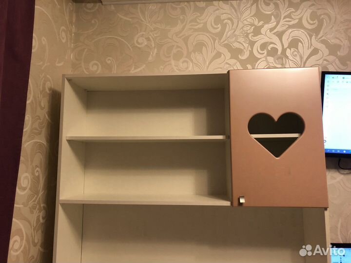 Детский письменный стол