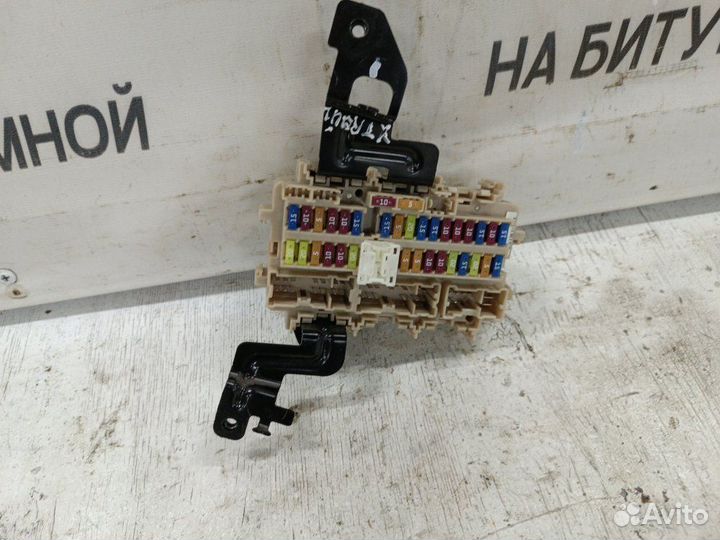 Салонный блок предохранителей Nissan X-Trail T32