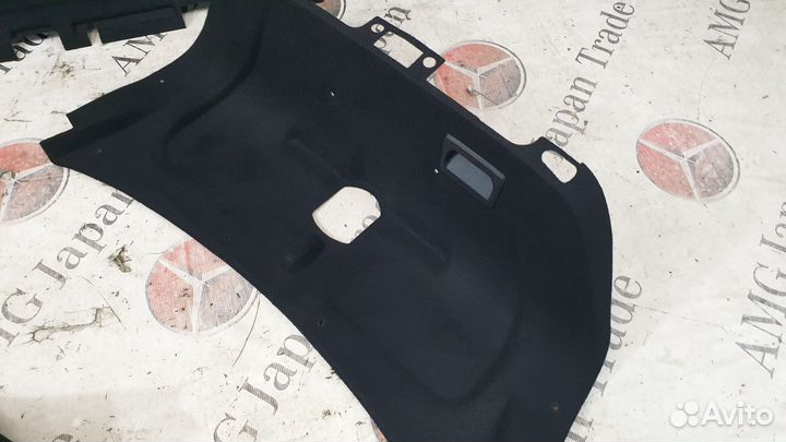 Обшивки багажника Рестайл на Mercedes-Benz W211