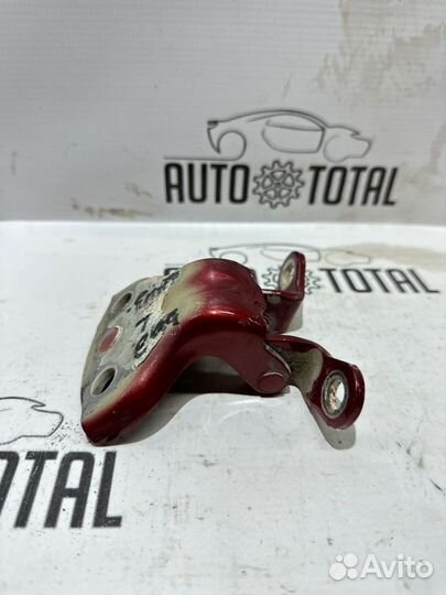 Петля двери нижняя задняя левая Chevrolet Lacetti